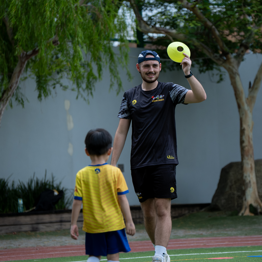 kinder_kicks_coach